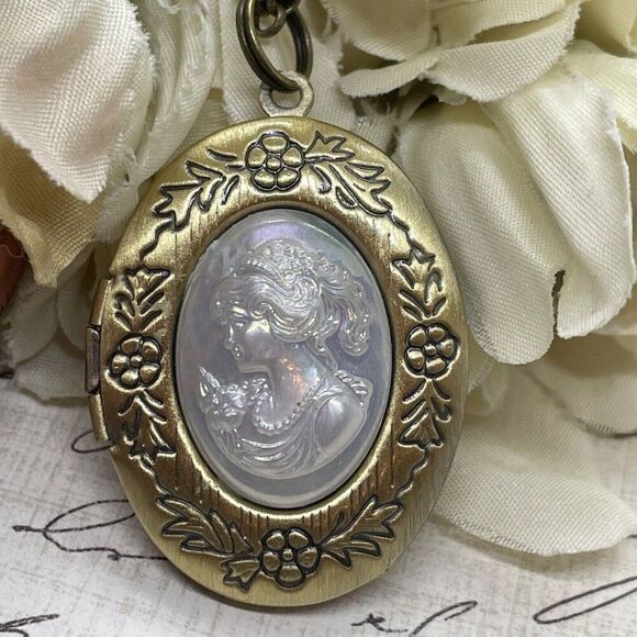 Bronze Locket White Pearl Lady Victorian Maiden Necklace Gift Mom Easter Wife - Picture 1 of 16